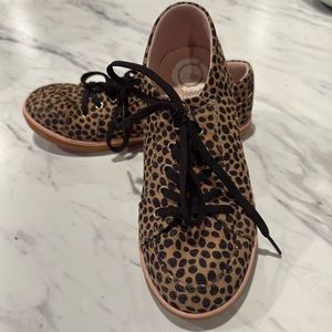 EUC LIVIE & Luca shoes Big Girls size 2